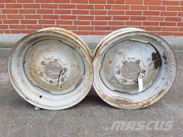  18 5.50FX18 Banden, wielen en velgen