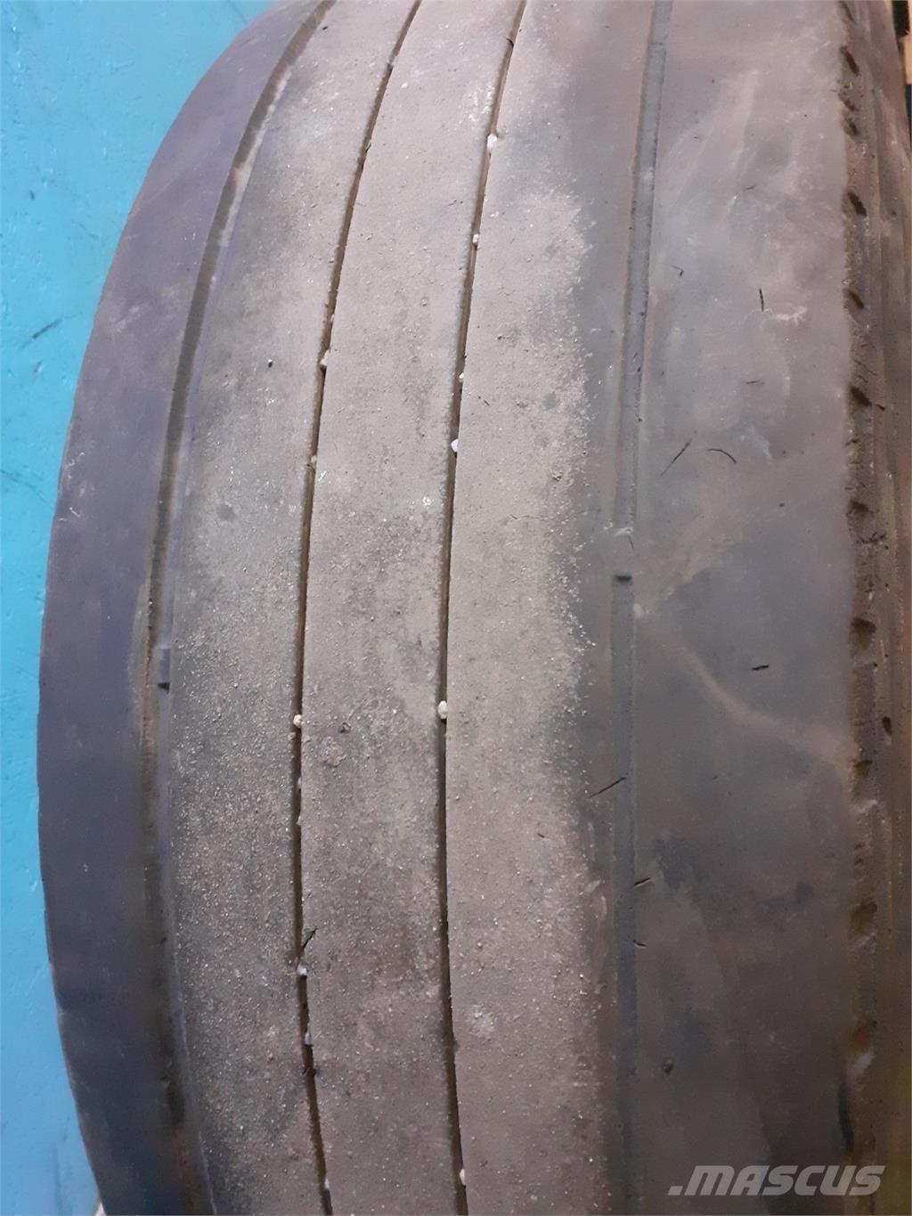  19.5 285/70R19.5 Banden, wielen en velgen