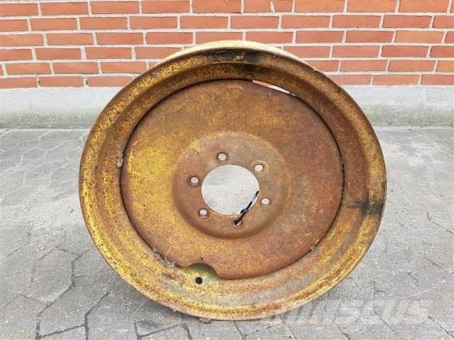  20 5.50FX20 Banden, wielen en velgen