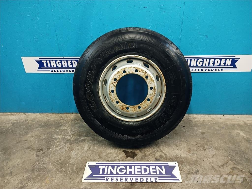  22.5 315/80-22.5 Banden, wielen en velgen