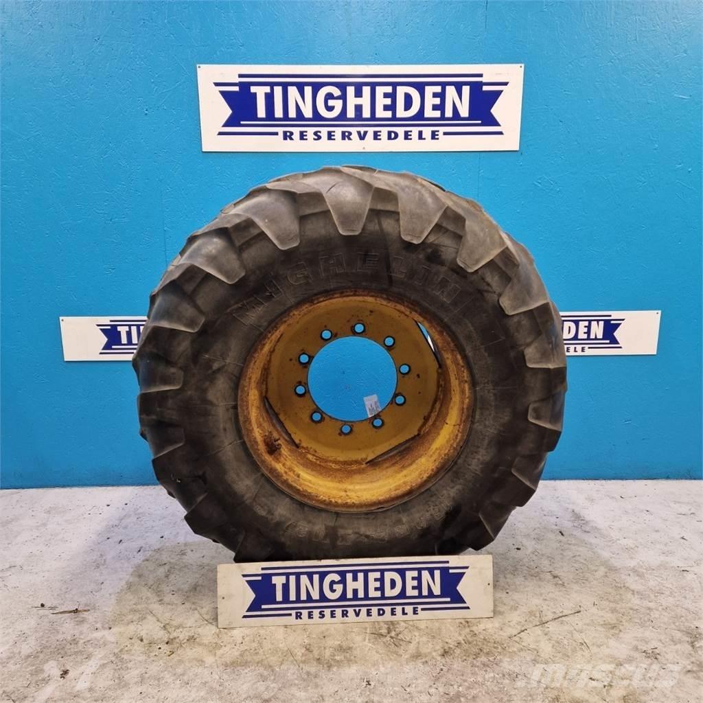  24 16.9R24 Banden, wielen en velgen