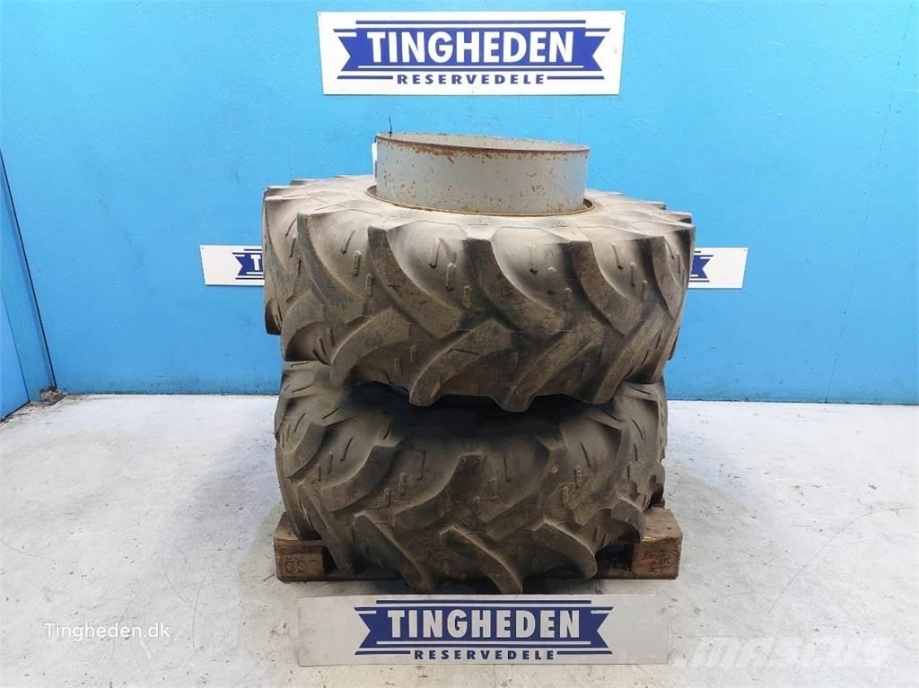  24 16.9R24 Banden, wielen en velgen