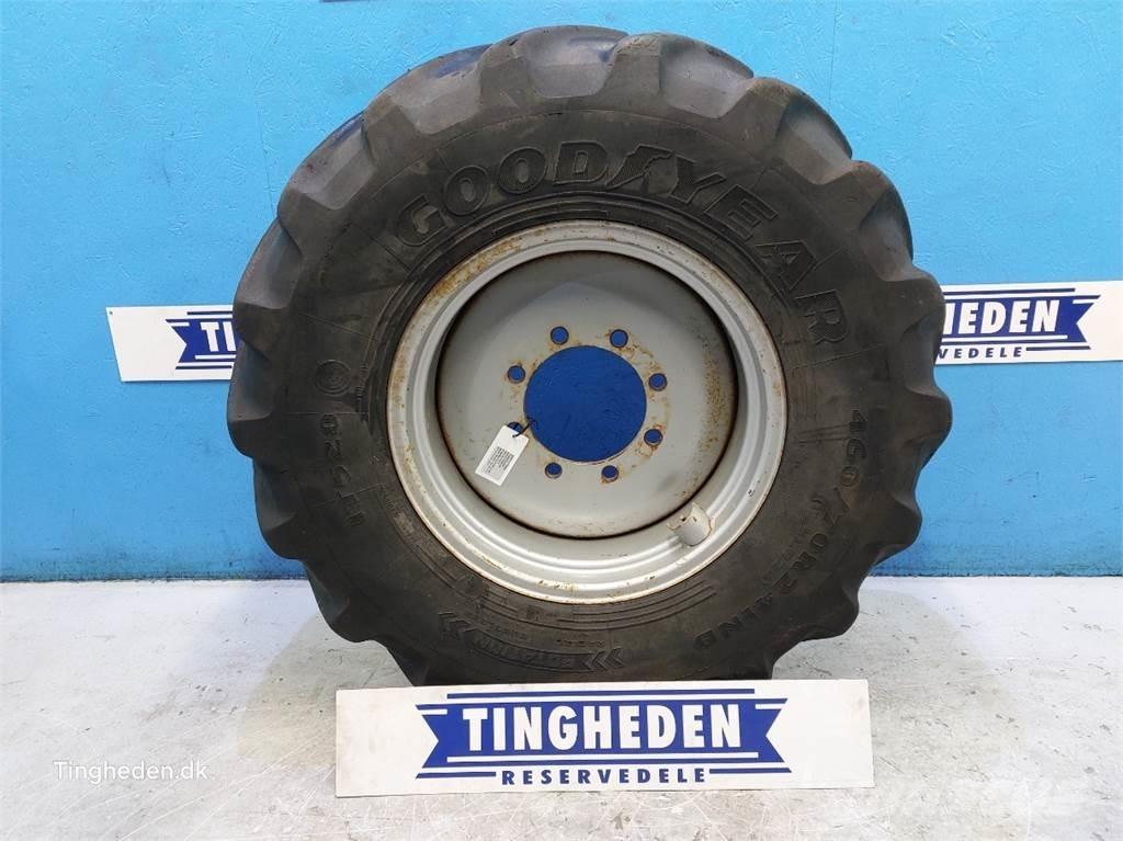  24 460/70R24 Banden, wielen en velgen