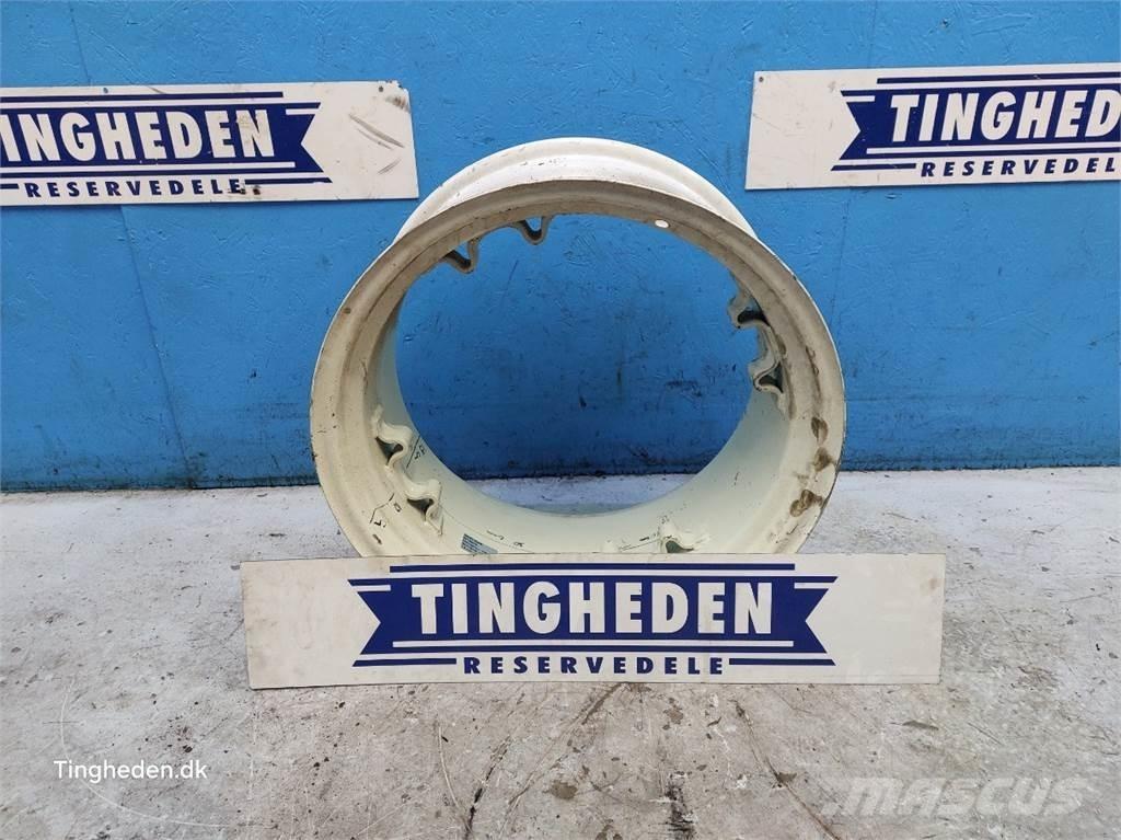  24 W12X24 Banden, wielen en velgen