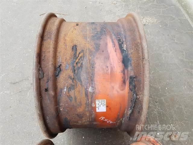  24 W15LX24 Banden, wielen en velgen