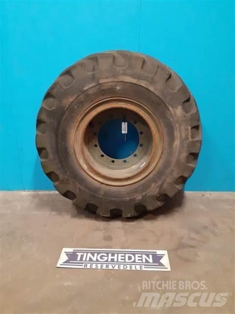 25 20.5-25 Banden, wielen en velgen