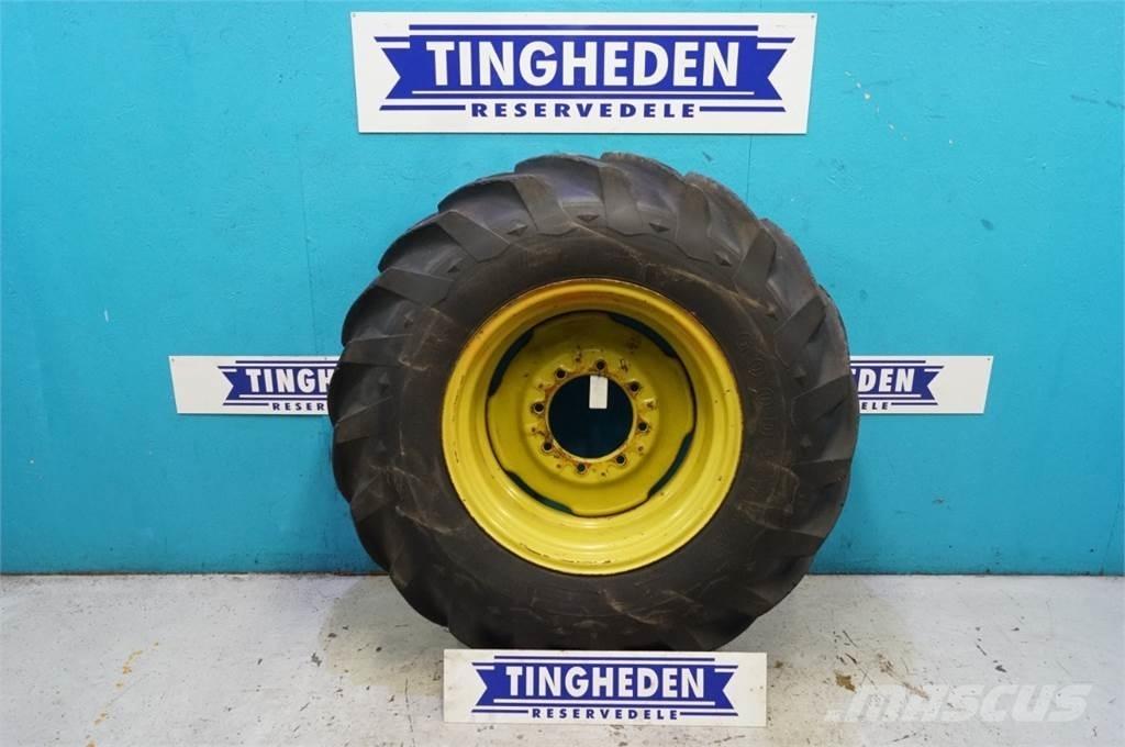  26 16.9/14-26 Banden, wielen en velgen