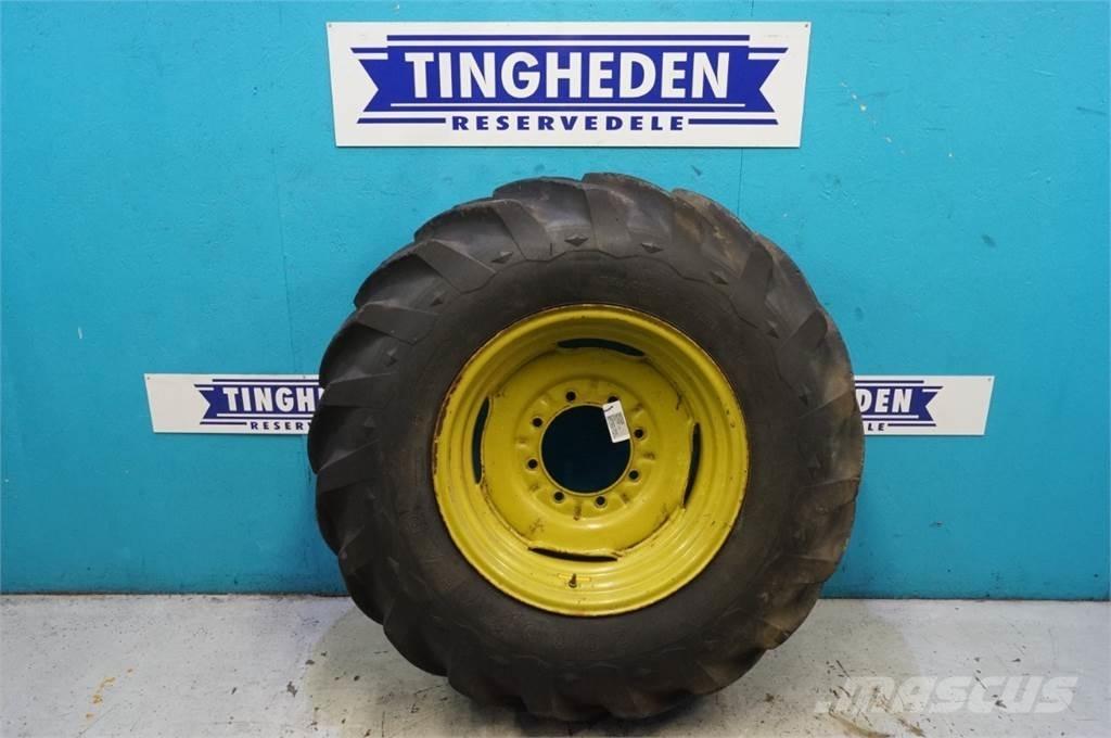  26 16.9/14-26 Banden, wielen en velgen