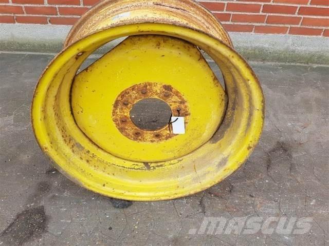  26 DW12X26 Banden, wielen en velgen