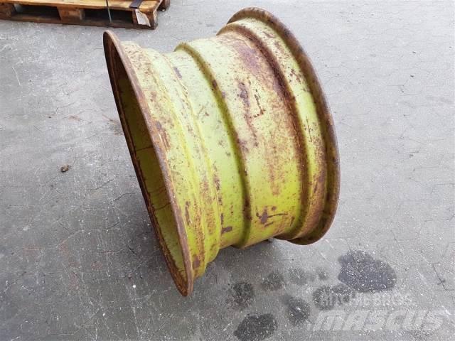  26 DW14X26 Banden, wielen en velgen