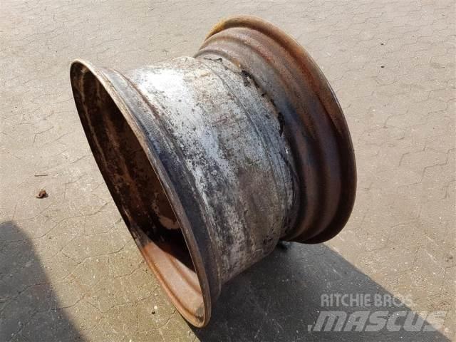  26 DW16X26 Banden, wielen en velgen