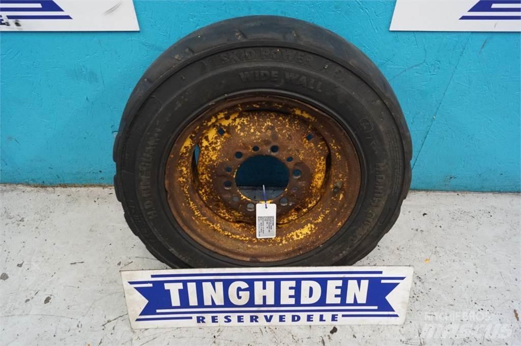  27X8.50-15 Banden, wielen en velgen