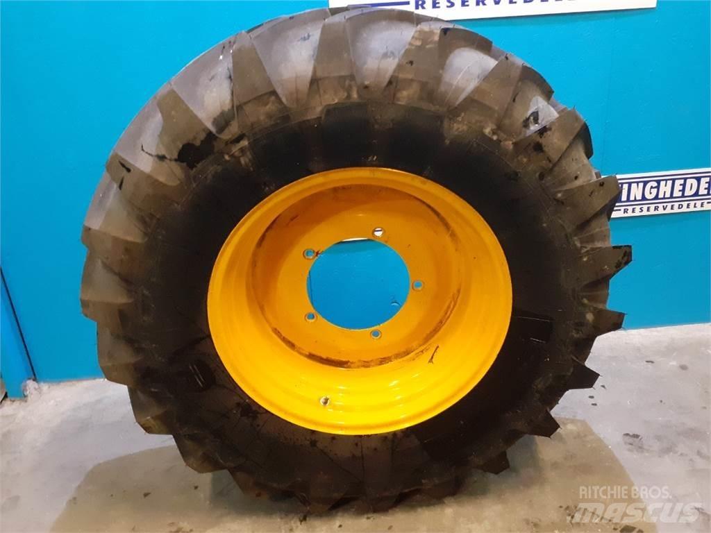  28 440/80R28 Banden, wielen en velgen