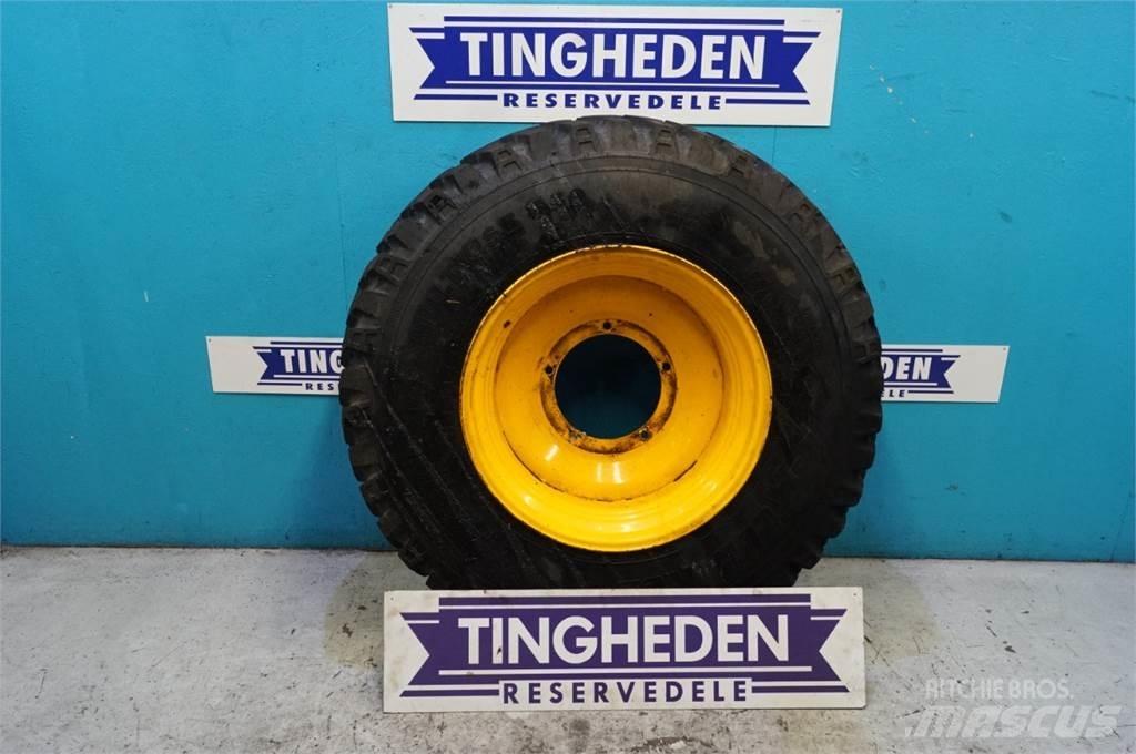  28 440/80R28 Banden, wielen en velgen