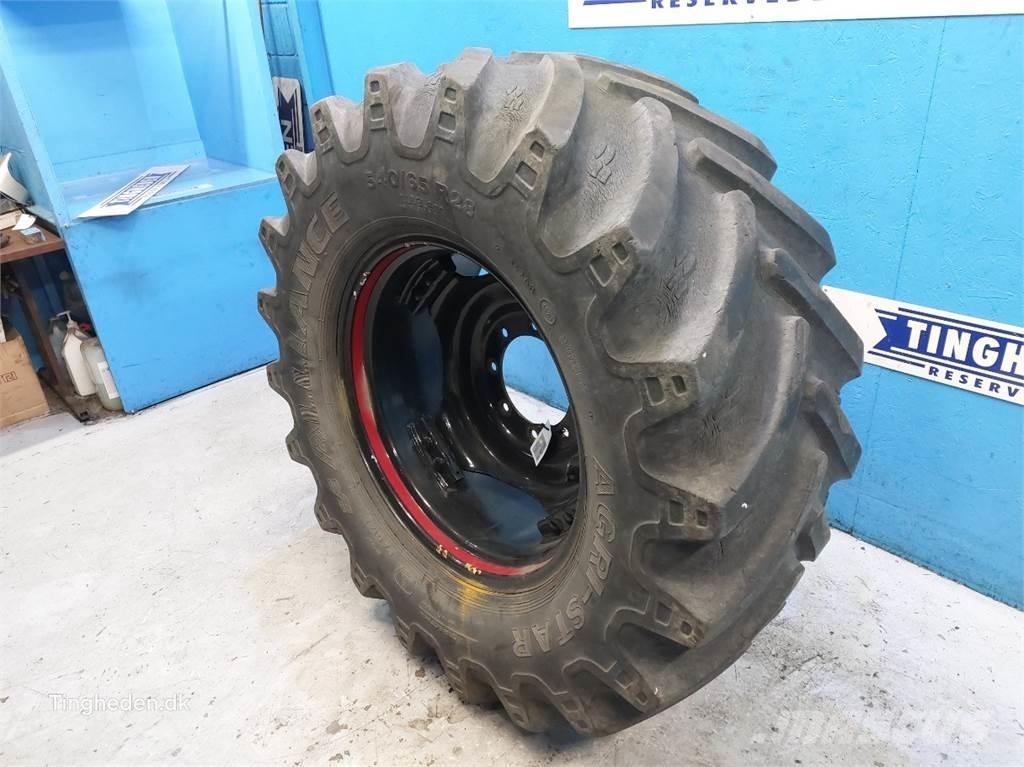  28 540/65-R28 Banden, wielen en velgen