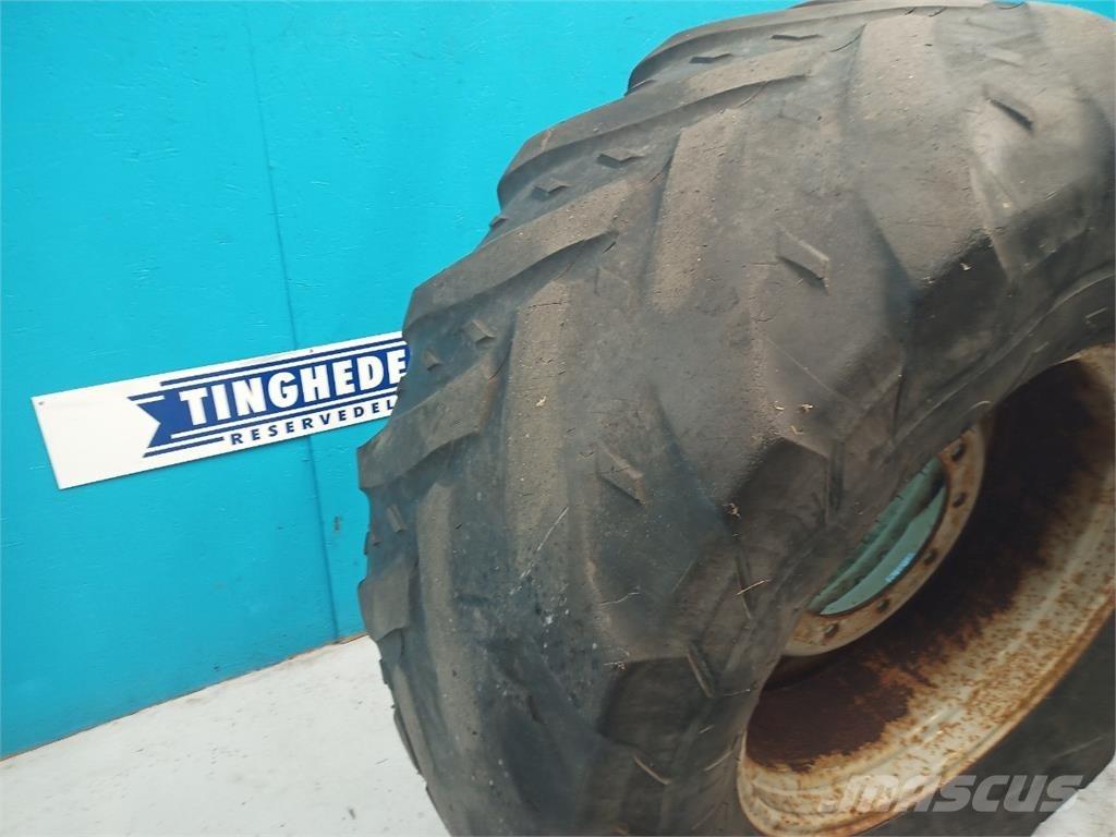  28 540/65R28 Banden, wielen en velgen