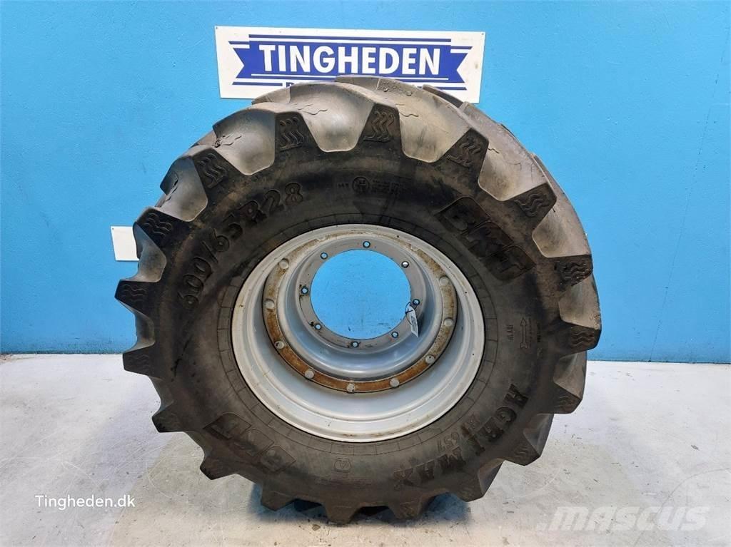  28 600/65R28 Banden, wielen en velgen