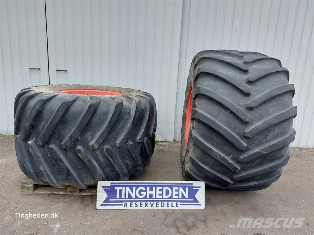  32 1050/50R32 Banden, wielen en velgen