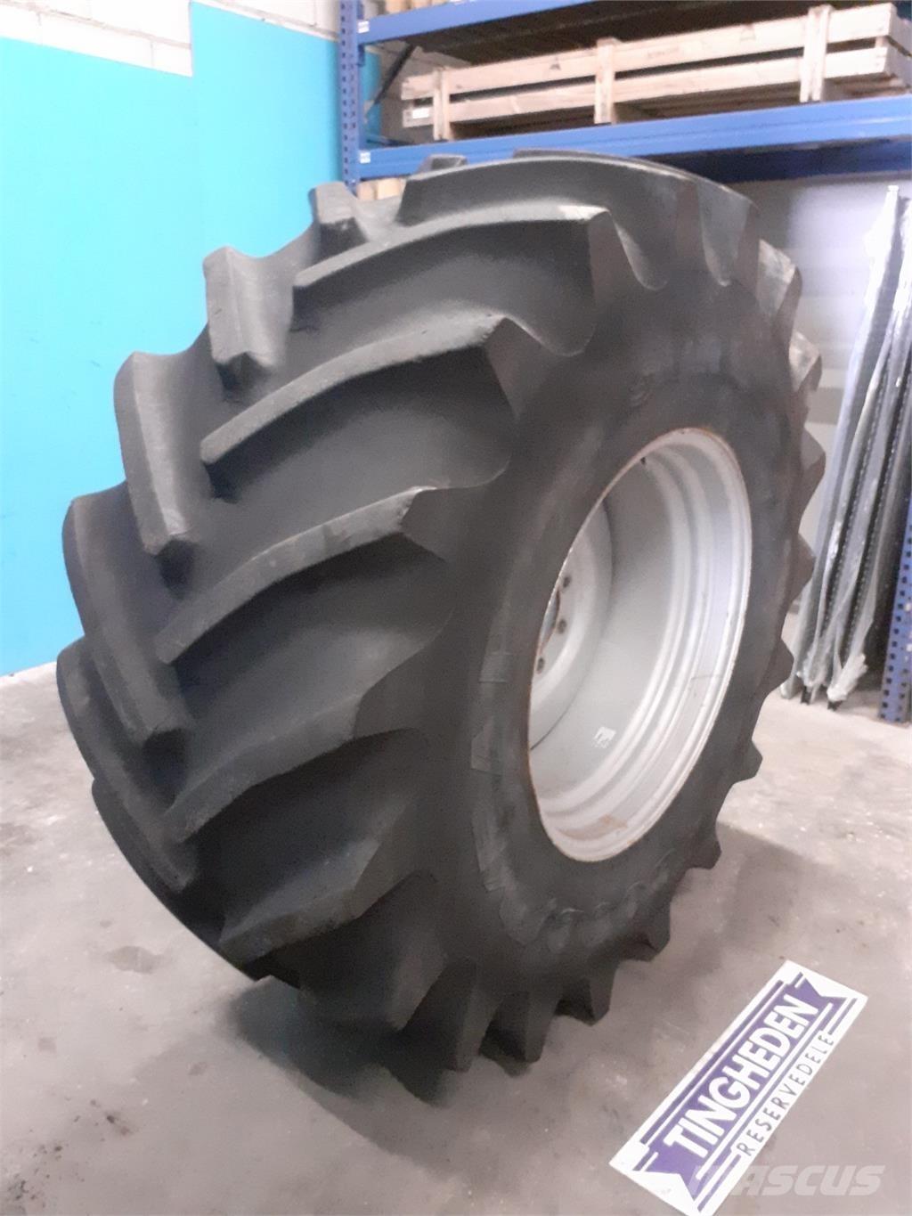  32 800/65R32 Banden, wielen en velgen