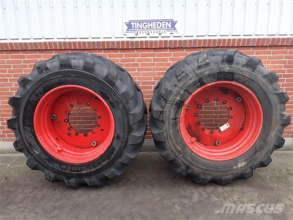  34 600/65R34 Banden, wielen en velgen