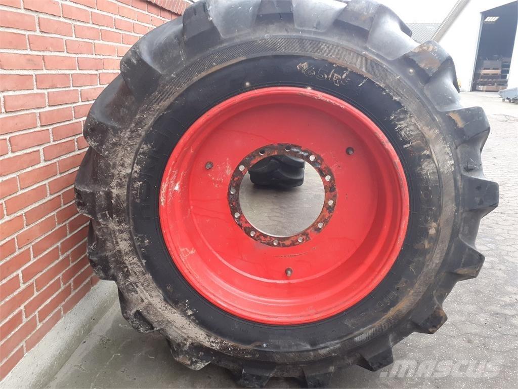  34 600/65R34 Banden, wielen en velgen