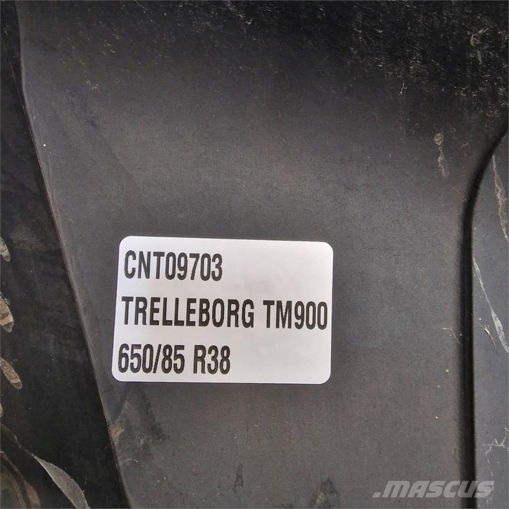  38 650/85R38 Banden, wielen en velgen