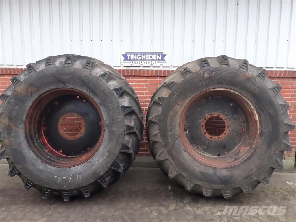  38 750/65R38 Banden, wielen en velgen