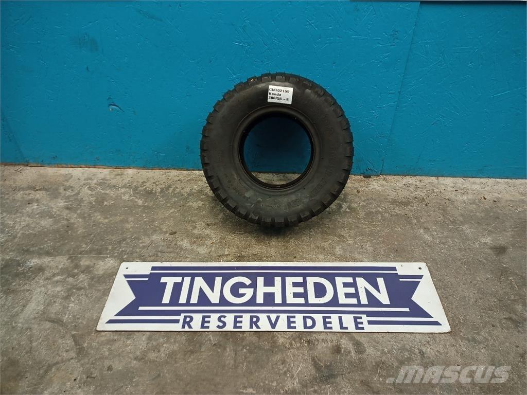  8 200/55-8 Banden, wielen en velgen