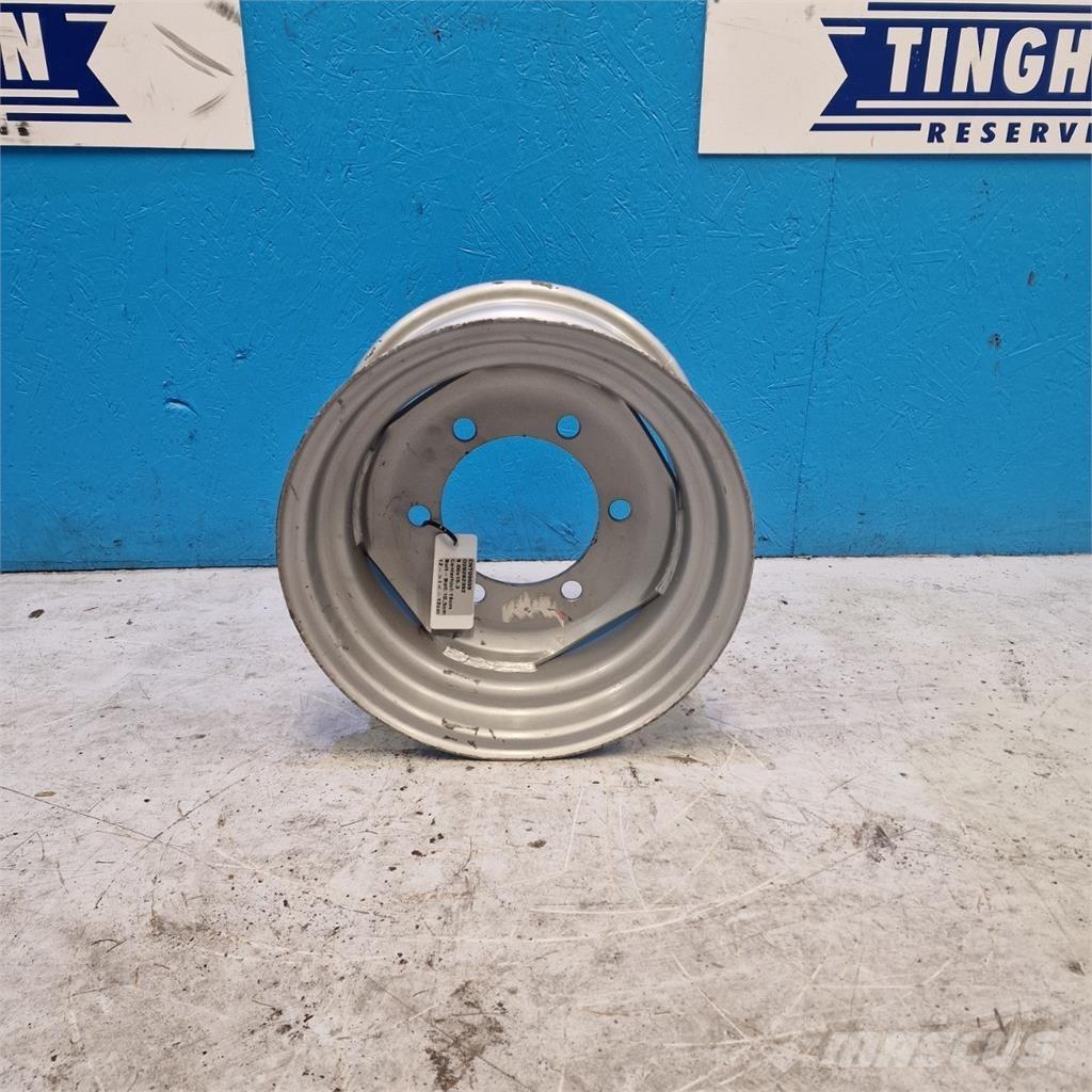  9 9.00x15.3 Banden, wielen en velgen