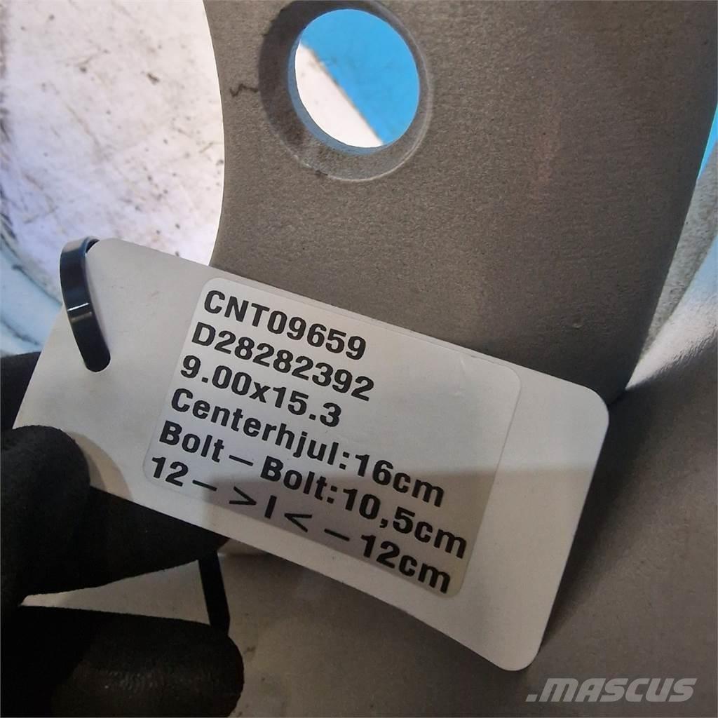  9 9.00x15.3 Banden, wielen en velgen