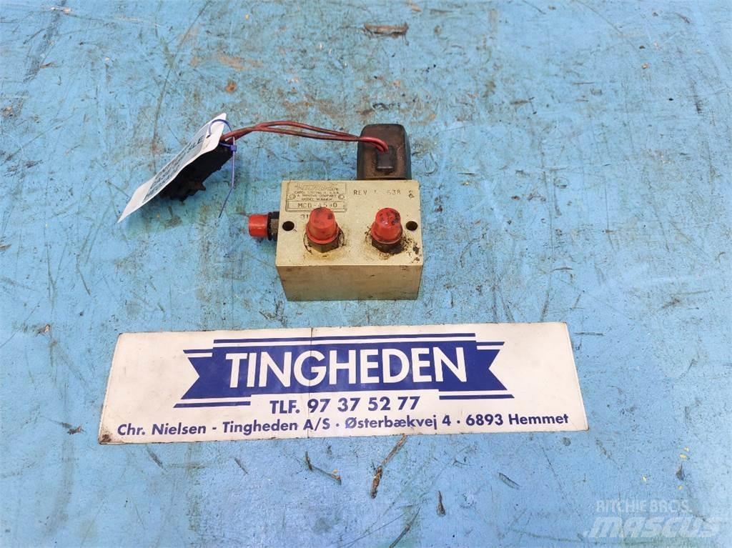 CASE 580 SLE Electronics