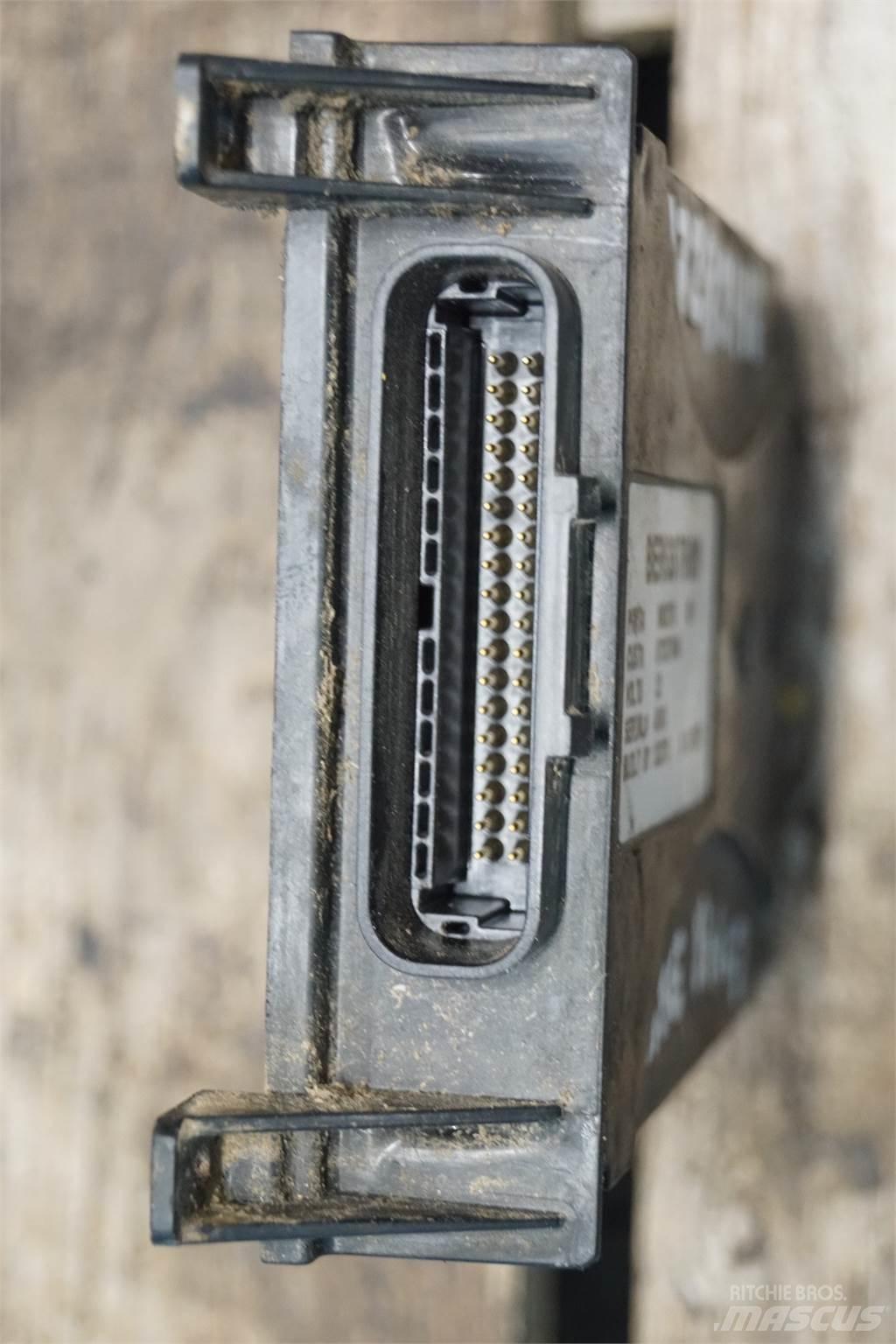 Case IH 8010 Electronics