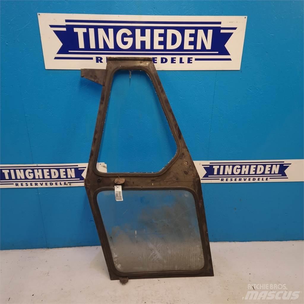 Fiat 580/8 Cabine en interieur