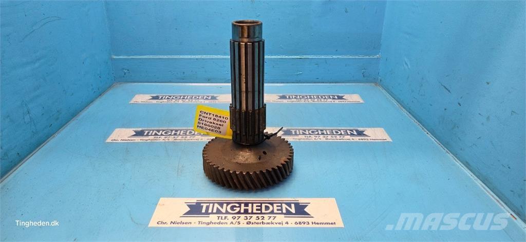 Ford 8260 Transmissie