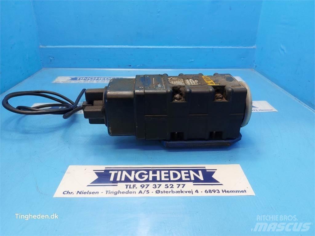 Ford TW15 Electronics