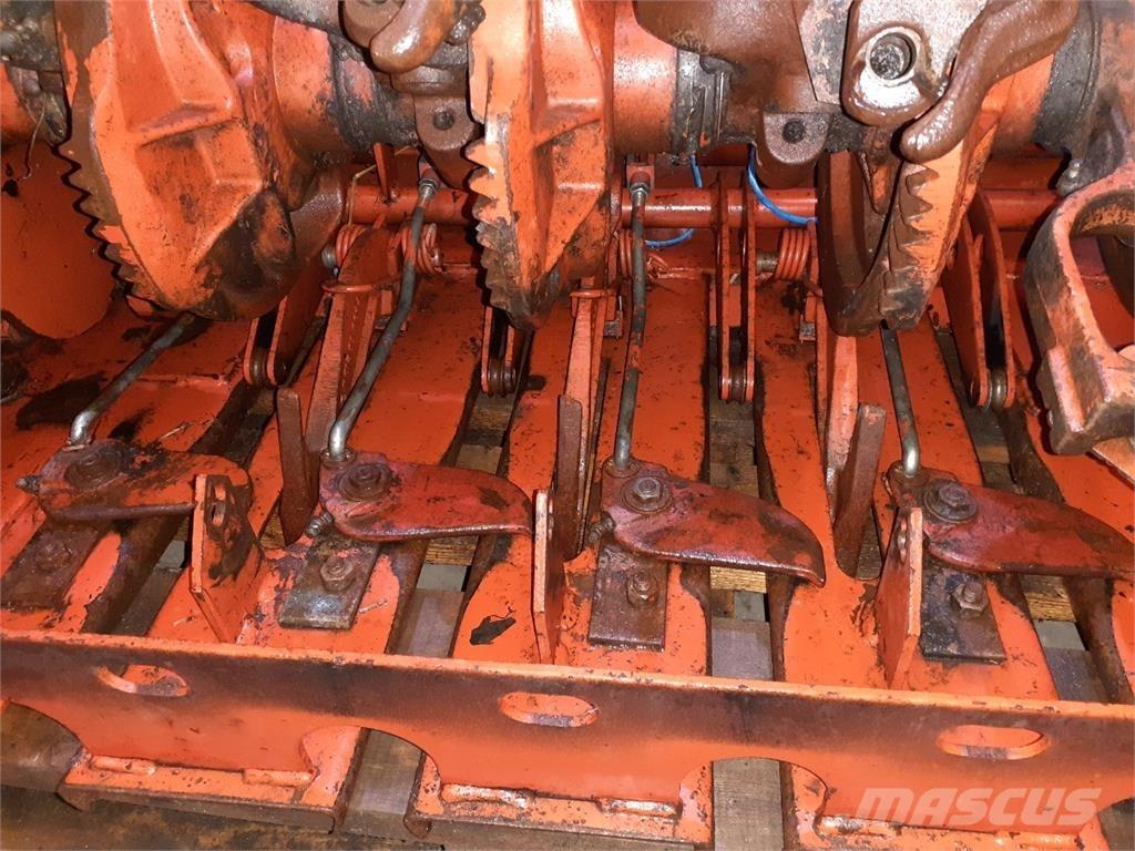 Hesston 4700 Overige hooi- en voedergewasmachines