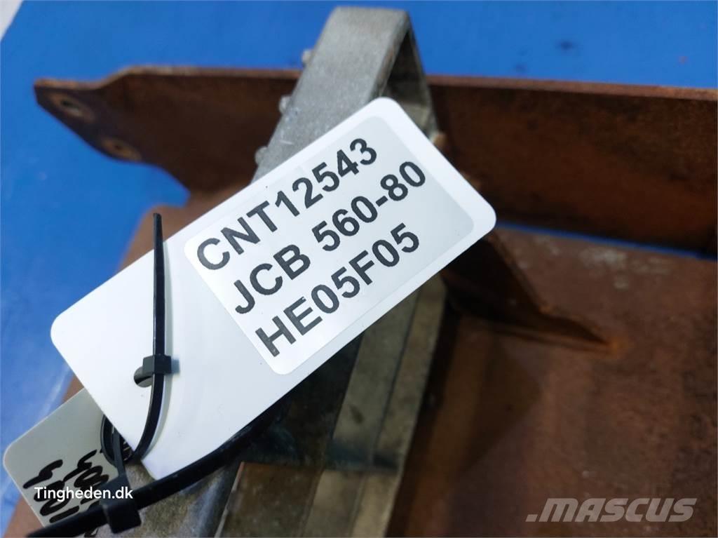 JCB 560-80 Cabine en interieur