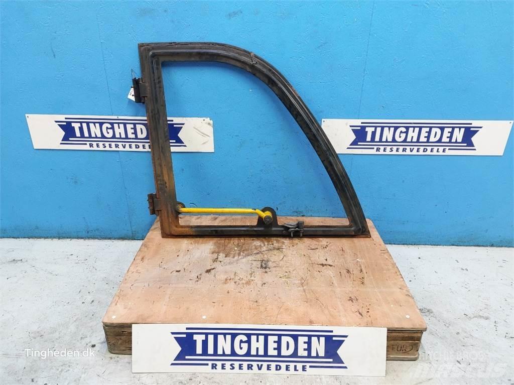 JCB 560-80 Cabine en interieur