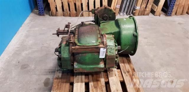John Deere 1065 Transmissie