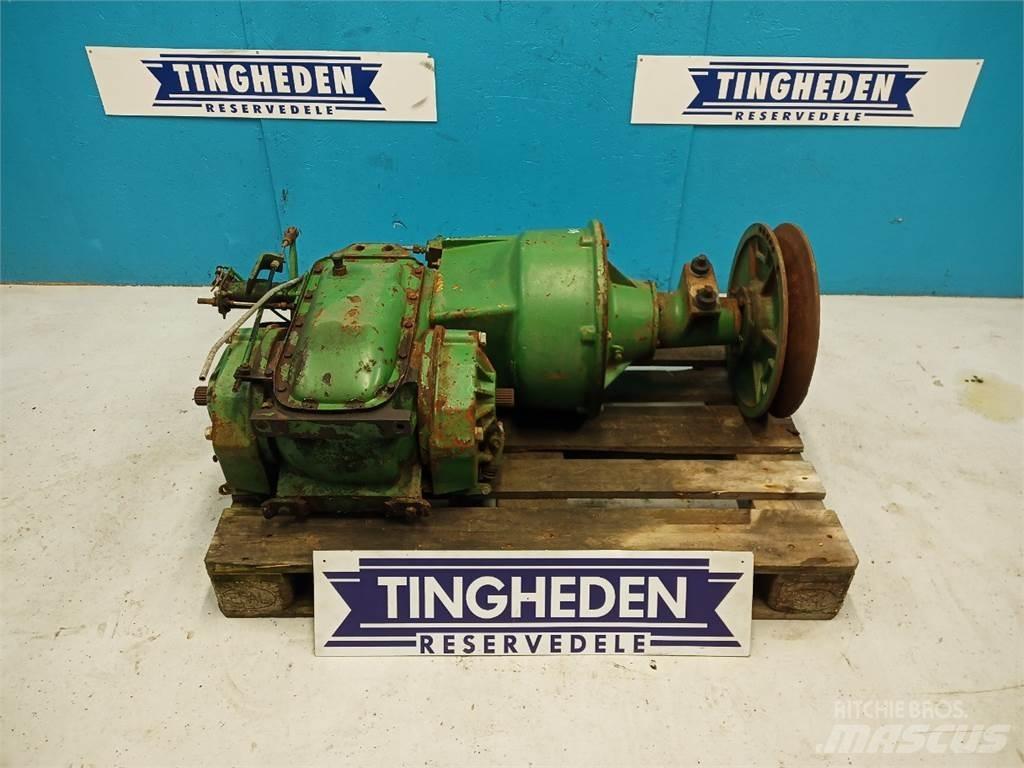 John Deere 1065 Transmissie