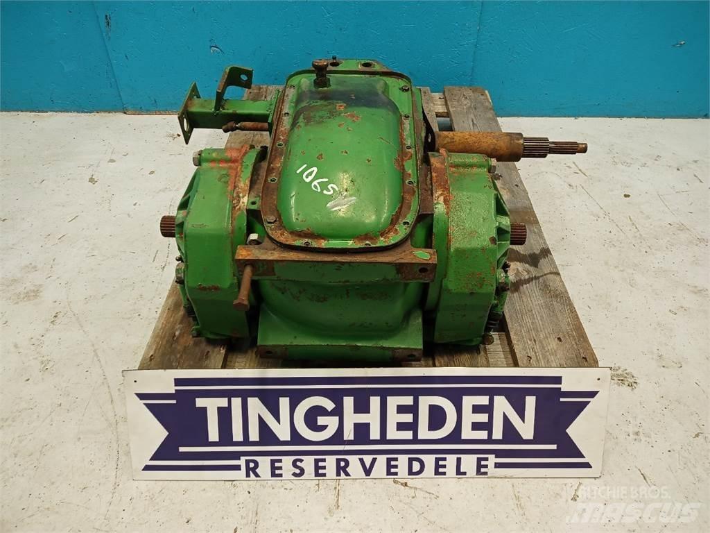 John Deere 1065 Transmissie