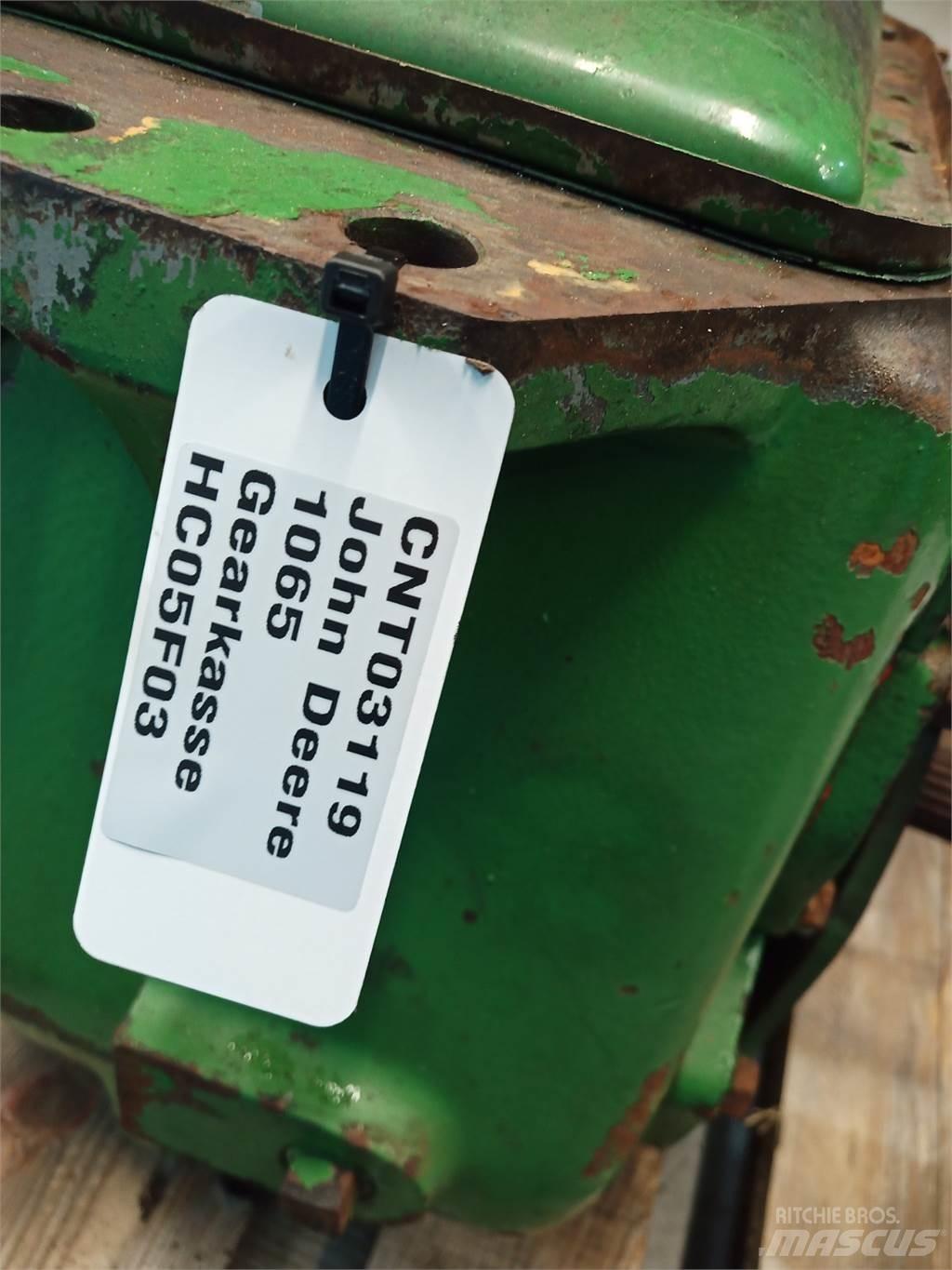 John Deere 1065 Transmissie