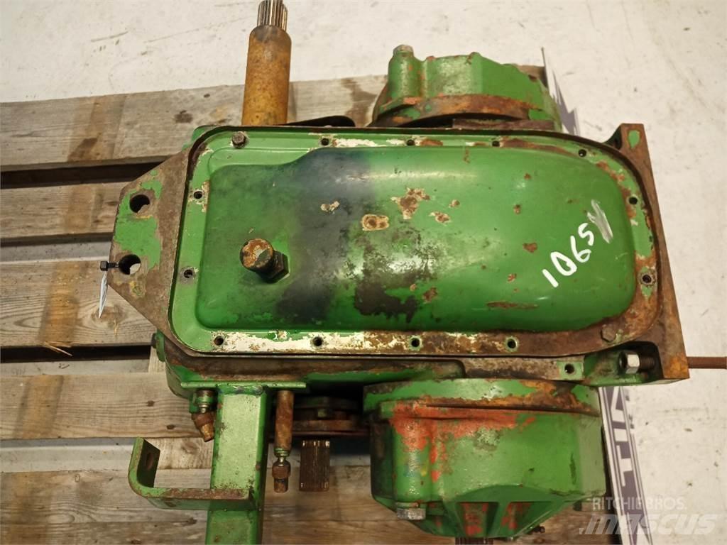 John Deere 1065 Transmissie