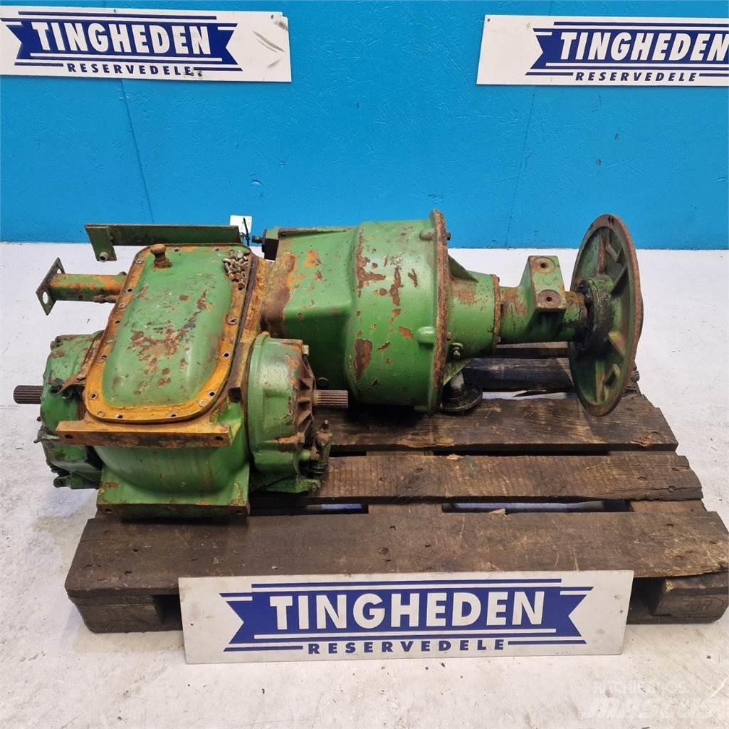 John Deere 1065 Transmissie