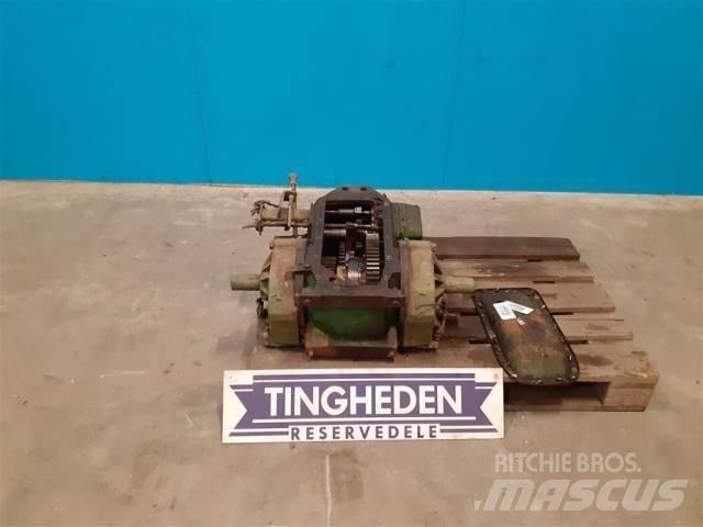 John Deere 1075 Transmissie