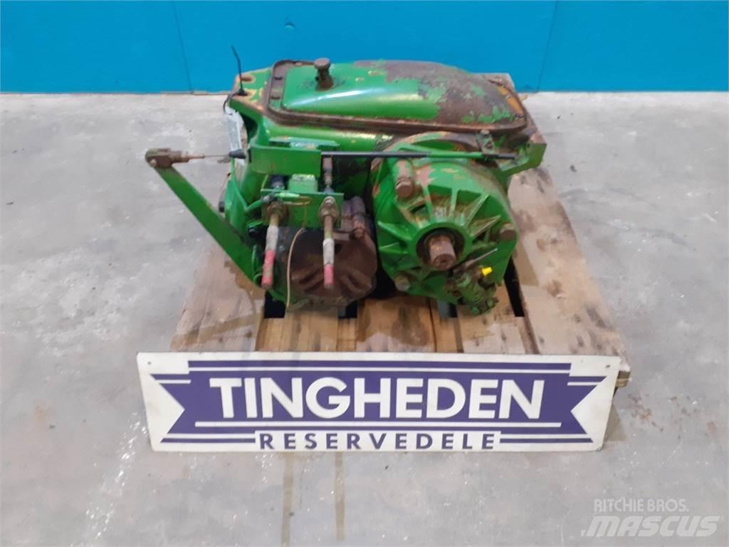 John Deere 1075 Transmissie