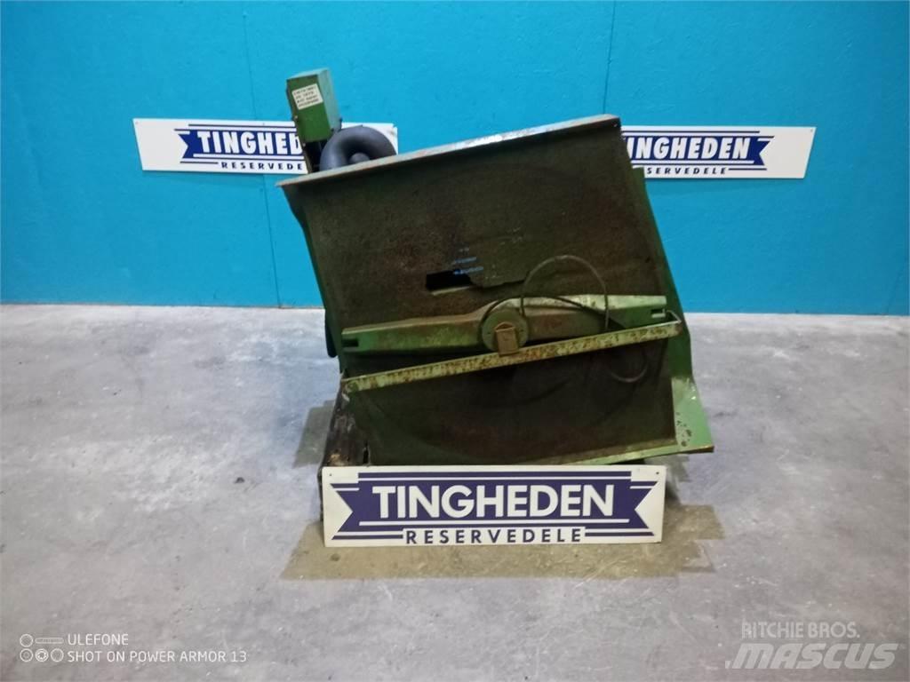 John Deere 1075 Cabine en interieur