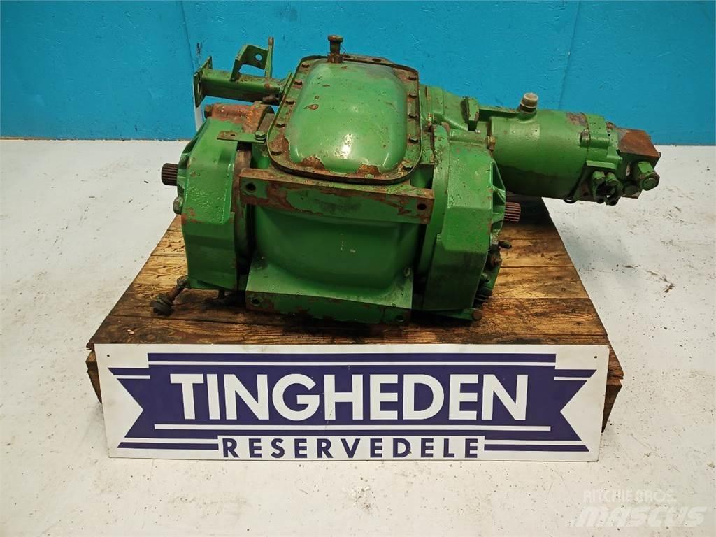 John Deere 1075 Transmissie