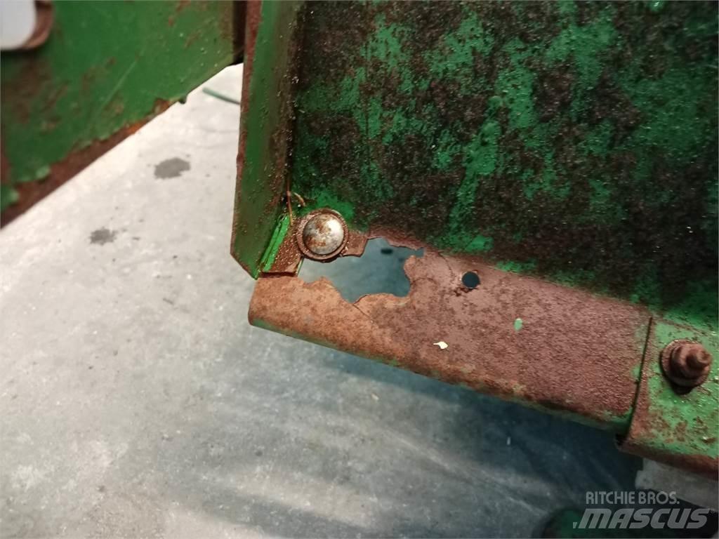 John Deere 1085 Zand- en zoutstrooimachines