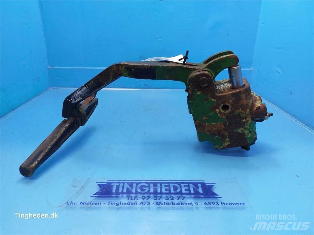 John Deere 2040 Hydraulics